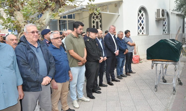 Sıcak Gündem: Manisa Akhisar'daki tur otobüsü kazasında ölen 10 kişi Bursa'da defnedildi: Gelişmeler Takip Edi