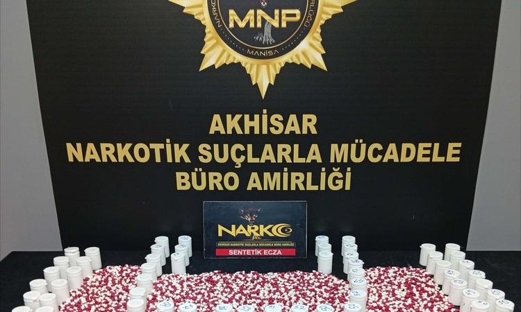 Sıcak Gündem: Manisa Akhisar'da otomobilde 5 bin 47 sentetik hap ele geçirildi, sürücü hakkında tutuklama kara