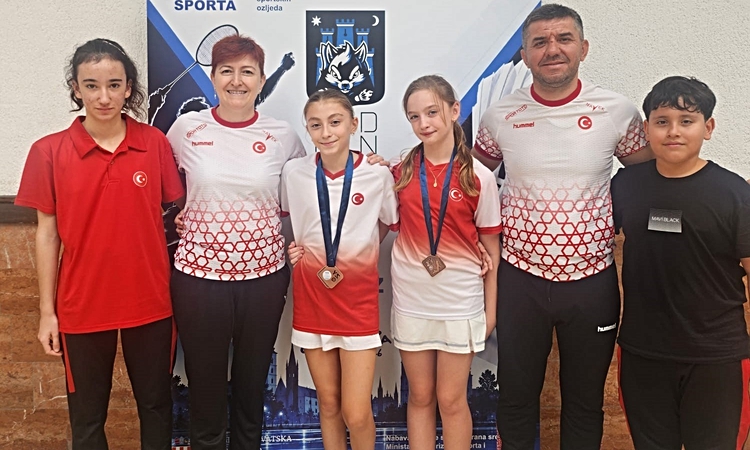 Sıcak Gündem: Manisa İl Gençlik ve Spor Kulübü badmintoncuları Hırvatistan'da 2 bronz kazandı