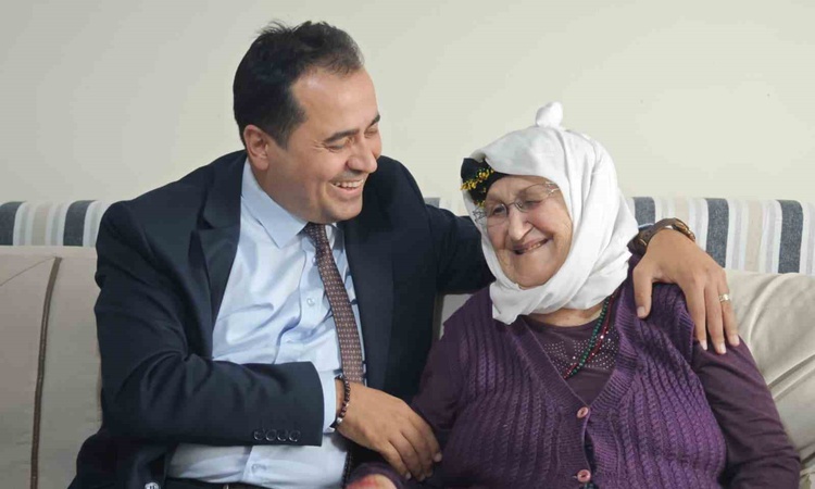 Sıcak Gündem: Menteşe Devlet Hastanesi, Dünya Yaşlılar Günü'nde yaşlıları evde ziyaret etti - Son Dakika Bilgi