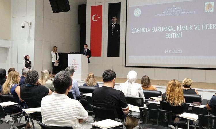 Sıcak Gündem: Mersin'de Sağlık Yöneticilerine 'Kurumsal Kimlik ve Liderlik' Eğitimi | İşte Tüm Ayrıntılar