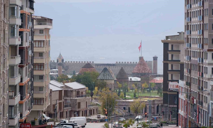 Sıcak Gündem: Meteoroloji Genel Müdürlüğü, Erzincan ve Bayburt için 80 km/sa fırtına uyarısı yaptı | İşte Tüm