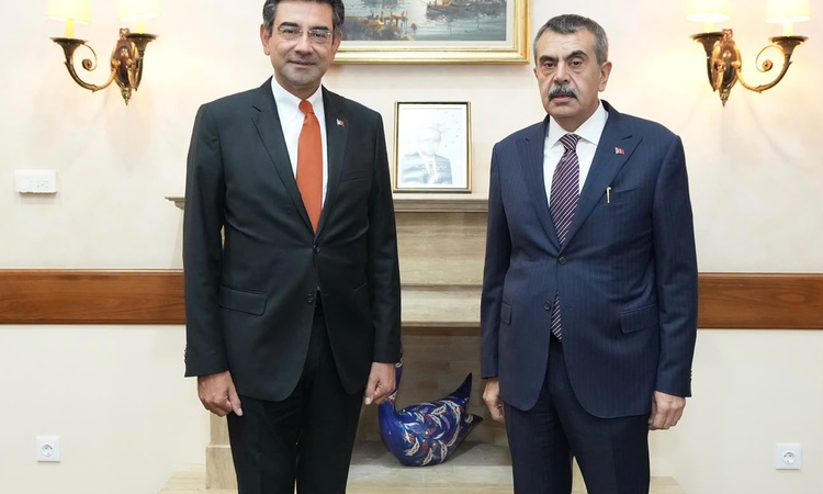 Sıcak Gündem: Milli Eğitim Bakanı Tekin, Tiflis'te büyükelçilik ve parlamento temasları yaptı ve Merak Edilenl