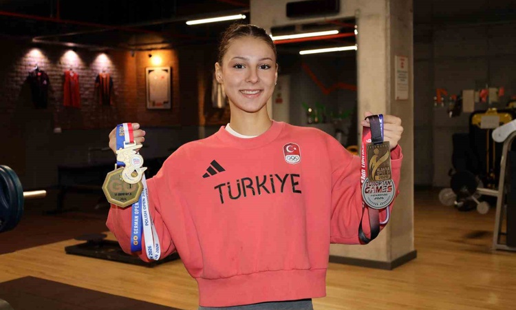 Sıcak Gündem: Milli tekvandocu Hatice Pınar Yiğitalp 62 kiloda Avrupa'da birinciliğe artış grafiği çizdi | İşt