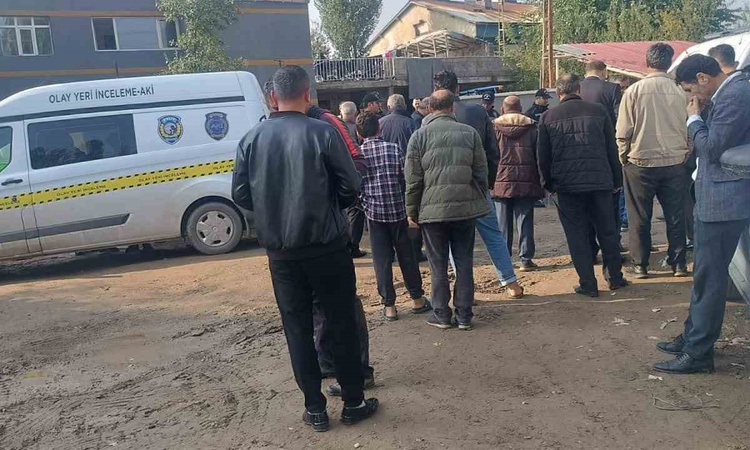 Sıcak Gündem: Muş Hasköy'de toprak kavgasında 4 kişiyi yaralayan şahıs kendini vurup öldü - Son Dakika Bilgile
