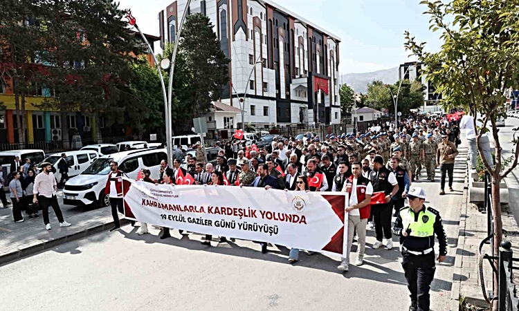 Sıcak Gündem: Muş’ta Gaziler Günü dolayısıyla yürüyüş düzenlendi | İşte Tüm Ayrıntılar