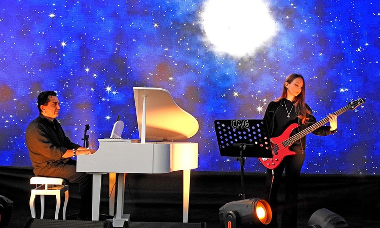 Sıcak Gündem: Mustafa Boran Durgun, festivalde Çeşme'de bestelediği eserleri seslendirdi