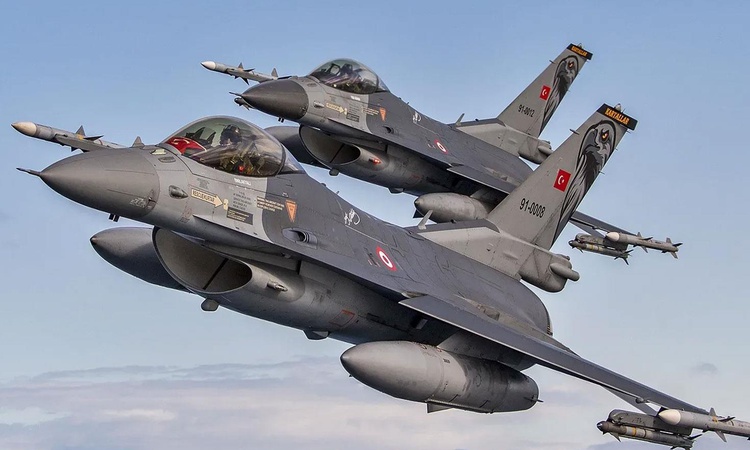 Sıcak Gündem: NATO alarm verdi: Türk F-16'ları Rus uçakları için peş peşe havalandı: Gelişmeler Takip Ediliyor