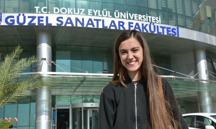 Sıcak Gündem: Otizmli Filiz Eylül Taşpınar, DEÜ Güzel Sanatlar Fakültesi Resim Bölümü'nü kazandı - Son Dakika