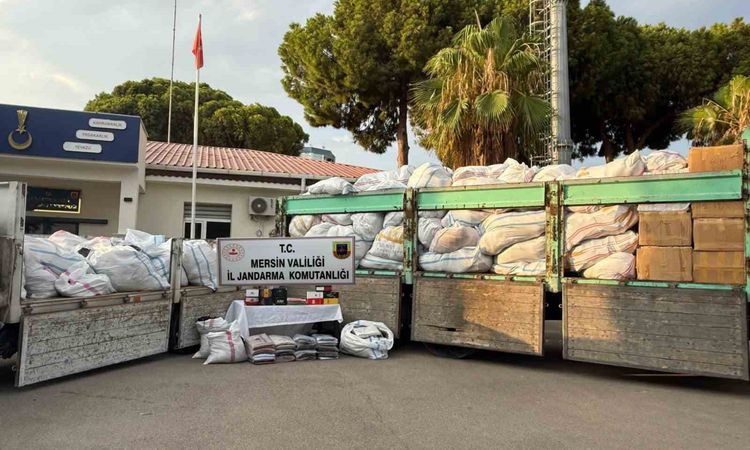 Sıcak Gündem: Piyasa değeri 50 milyon TL: Kaçak 20 binden fazla kıyafet ele geçirildi ve Merak Edilenler