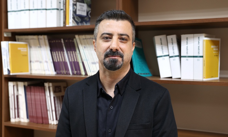 Sıcak Gündem: Prof. Dr. İlyas Akman, Zaza dili alanında Türkiye'nin ilk profesörü oldu | İşte Tüm Ayrıntılar