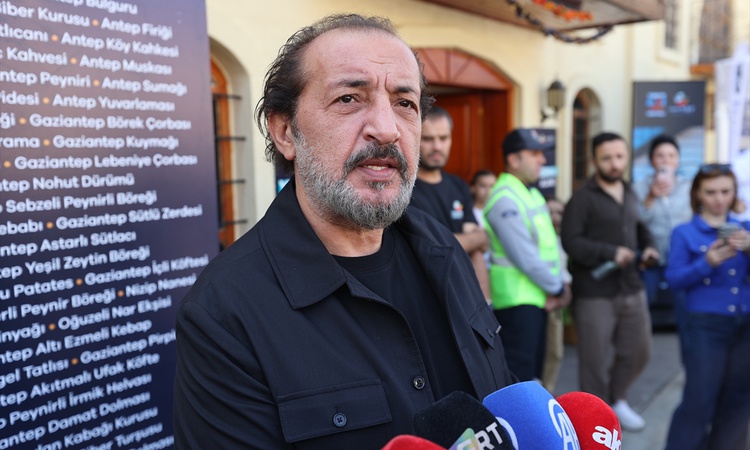 Sıcak Gündem: Şef Mehmet Yalçınkaya, Gaziantep ürünlerinin dünyada tanıtılmasını istedi.: Gelişmeler Takip Edi