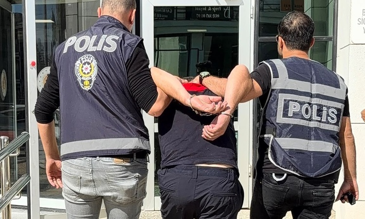 Sıcak Gündem: Seferihisar'da eski sevgilisinin ateşe verdiği kadın 6 günlük yaşam savaşını kaybetti ve Merak E