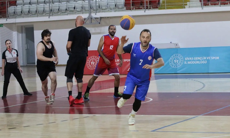 Sıcak Gündem: Sivas'ta 3x3 basketbol müsabakaları Taha Akgül Spor Salonu'nda sona erdi: Gelişmeler Takip Edili