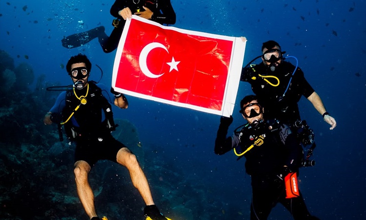 Sıcak Gündem: Sualtı Görüntüleme Milli Takımı, Bali'de 2 altın, 1 gümüş ve 2 bronz madalya kazandı - Son Dakik