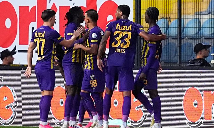 Sıcak Gündem: Süper Lig'de inanılmaz maç! 25. saniyede gol yedikleri mücadeleyi 90+4'te kazandılar