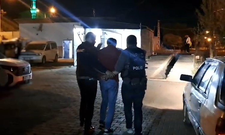 Sıcak Gündem: Tatvan'da polis operasyonunda 1 kilo 700 gram skunk bulundu, 1 şüpheli hakkında tutuklama kararı