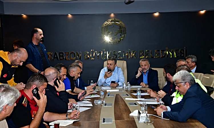Sıcak Gündem: Trabzon'da sağanakta metrekareye 50 kilogram yağış gerileme kaydetti, 114 ihbar alındı
