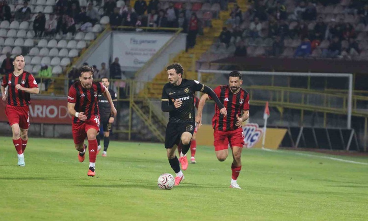 Sıcak Gündem: Trendyol 1. Lig'in 12. haftasında Boluspor, sahasında Vanspor FK'ya 3-0 mağlup oldu ve Merak Edi