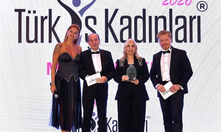 Sıcak Gündem: Türk İş Kadınları Plaket Töreni'nde ödüller sahiplerini buldu ve Merak Edilenler