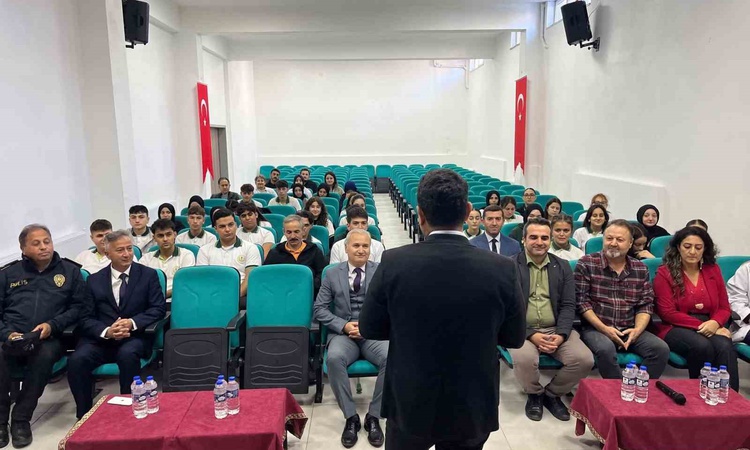 Sıcak Gündem: Türkeli Kaymakamı, YKS'ye hazırlanan 12. sınıflarla görüş alışverişinde bulundu - Son Dakika Bil