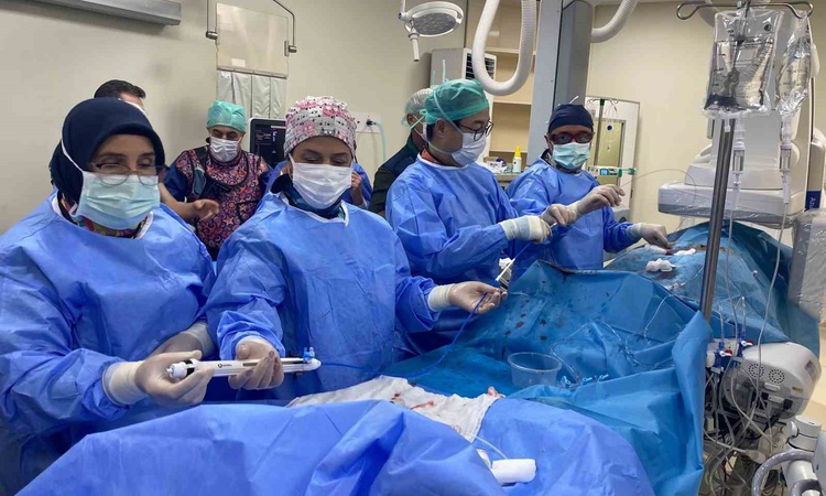 Sıcak Gündem: Yeni nesil pulmoner kapak GAÜN Çocuk Hastanesi'nde Türkiye'de ilk kez kullanıldı - Son Dakika Bi