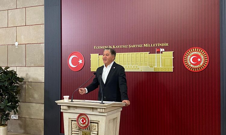 Sıcak Gündem: Yeni Parti'li Emir: Üsküdar'da meclis üyelerimiz baskı altına alınmış ve Merak Edilenler