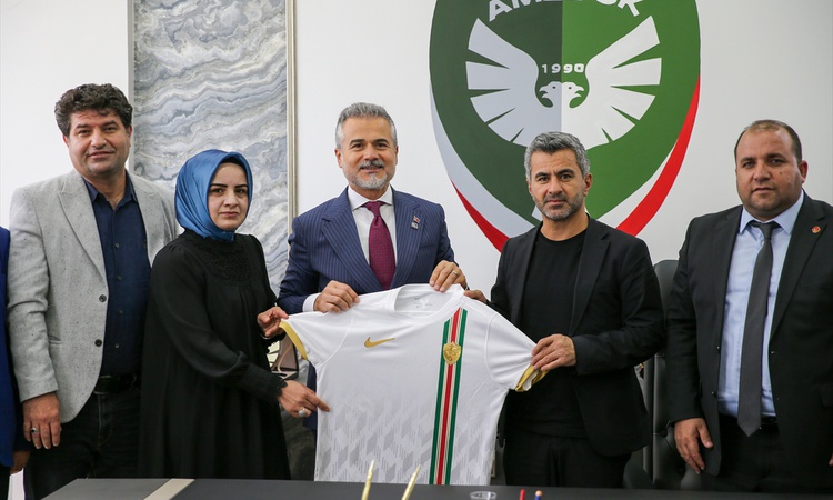 Sıcak Gündem: Yeniden Refah Partili Kılıç, Amedspor'a ziyarette bulunup Şehmus Özer'i andı: Gelişmeler Takip E