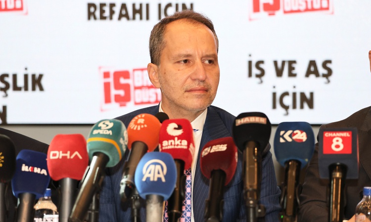 Sıcak Gündem: YRP Genel Başkanı Fatih Erbakan, babası Necmettin Erbakan'ı 100. doğum yılında andı