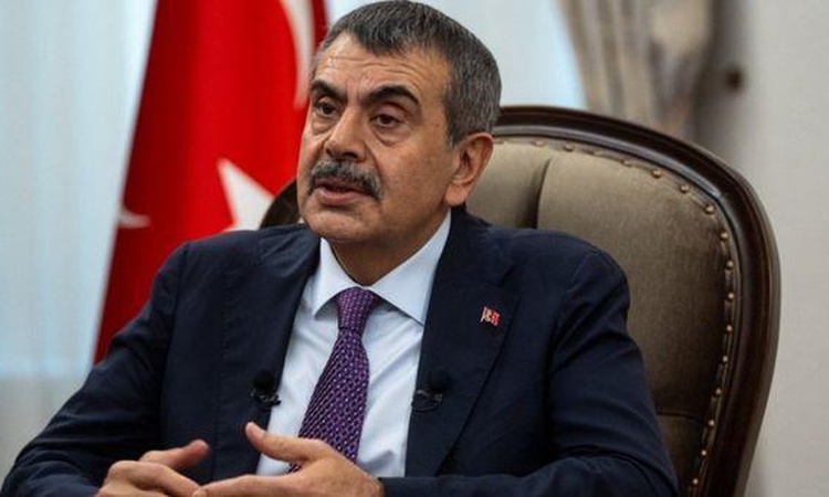 Sıcak Gündem: Yusuf Tekin okul kıyafetleri hakkında ne dedi? 2026-2027 MEB Öğretmen Kılık Kıyafet Yönetmeliği!