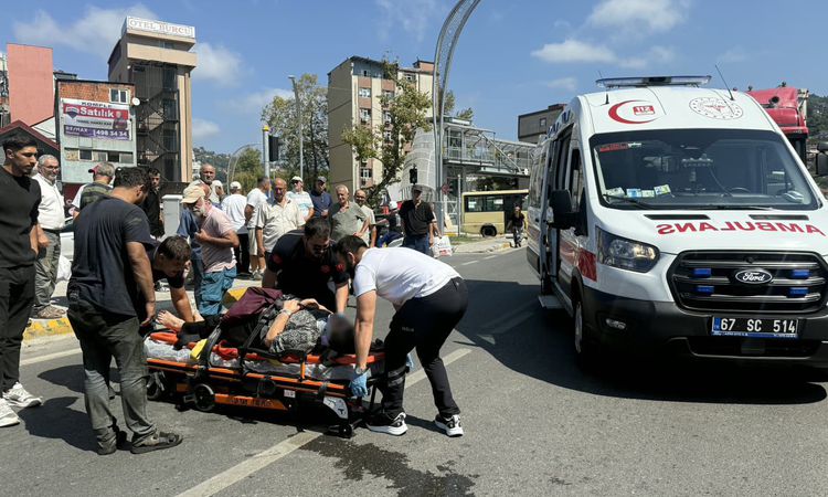 Sıcak Gündem: Zonguldak'ta Otomobil Yayaya Çarptı: 68 Yaşındaki Kadın Yaralandı | İşte Tüm Ayrıntılar