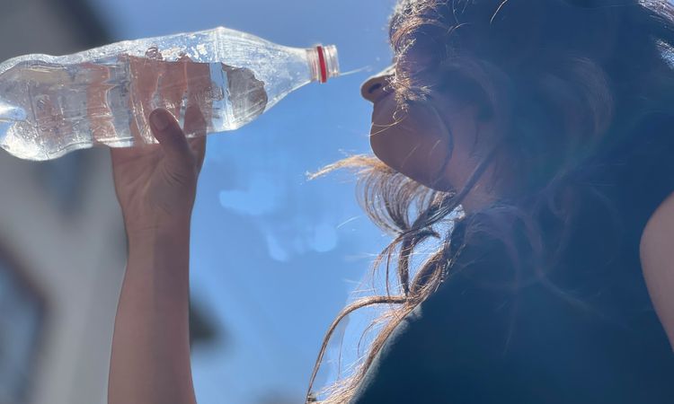 Ayrıntılar Netleşti: Sıcaklar, böbrek taşı riskini artırıyor - Son Dakika: Gelişmeler Takip Ediliyor