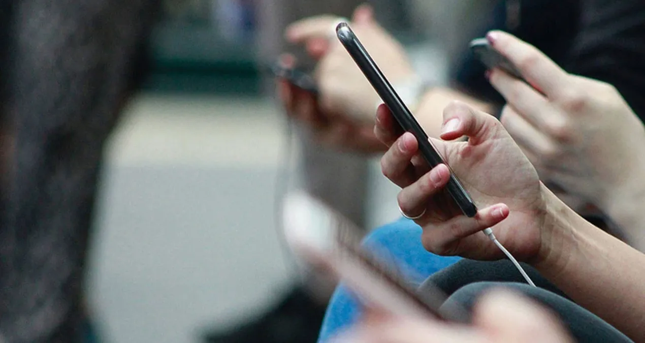 This is the way to instantly cool down phones that get hot like an oven in the heat - Latest News
