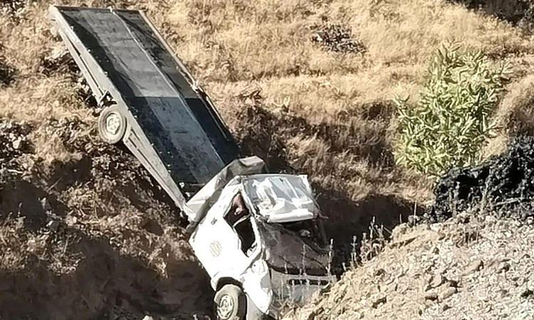 Tow truck overturned on embankment in Siirt: 2 injured - Last Minute