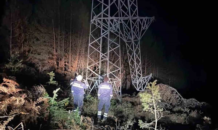Sinop genelinde fırtına kaynaklı elektrik arızaları YEDAŞ ekiplerince giderildi