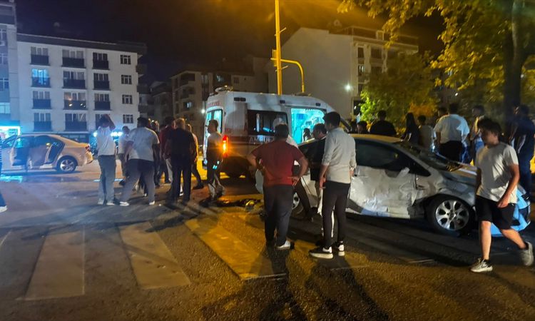 5 people were injured in the accident where two cars collided in Sinop - News