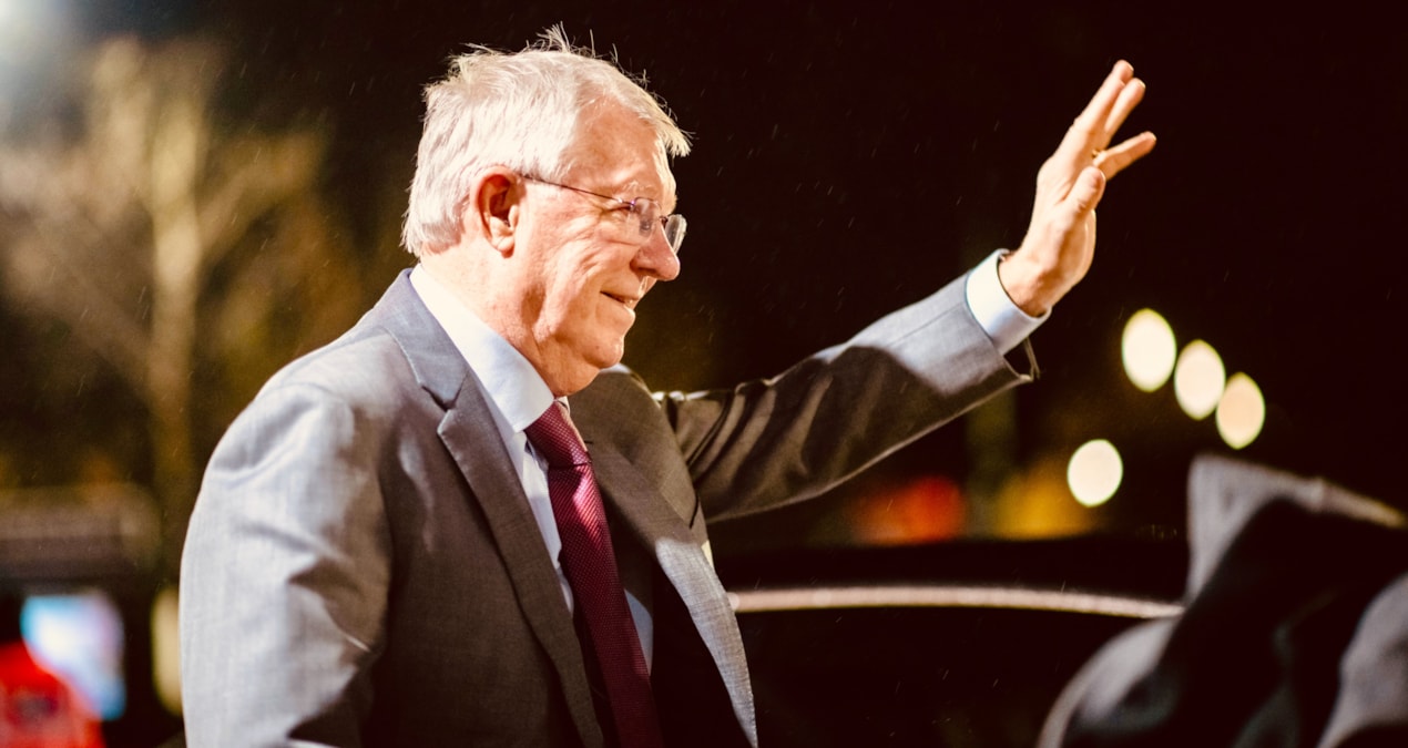 Gündemden Son Bilgiler: Sir Alex Ferguson hastaneye kaldırıldı! - Son Dakika Haberleri ve Merak Edilenler
