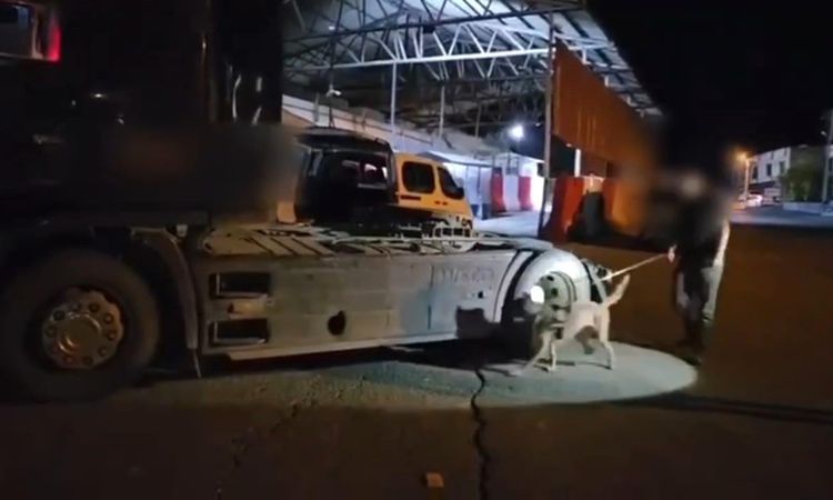 Şırnak'ta zehir yüklü tır uygulama noktasında ele geçirildi - Son Dakika - Son Dakika Bilgileri