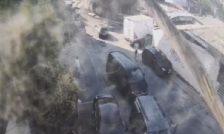 Şişli’de boşanan çiftin aileleri birbirine girdi; kadını tabanca kabzasıyla yaraladı - Son Dakika ve Merak Edi