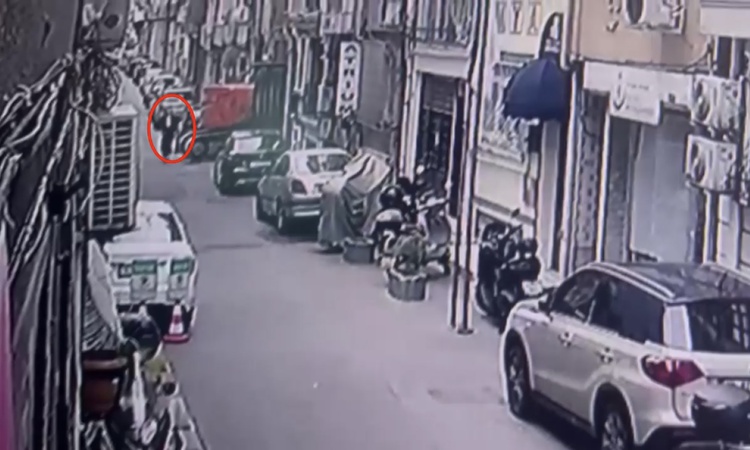 Şişli'de çatıdan düşen Kazakistanlı kadının görüntüleri çıktı, 2 kişi serbest bırakıldı: Gelişmeler Takip Edil