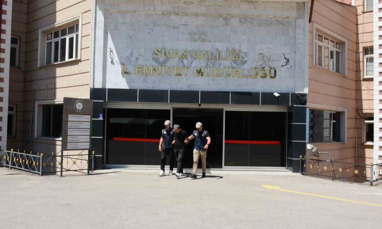Son Gelişme: Sivas'ta FETÖ Hükümlüsü Yakalandı - Son Dakika: Gelişmeler Takip Ediliyor