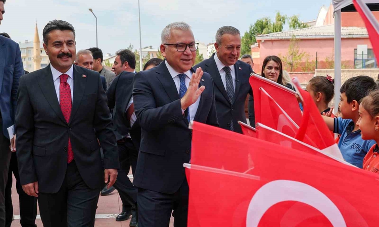 Sivas’ta ilköğretim haftası kutlandı: Gelişmeler Takip Ediliyor