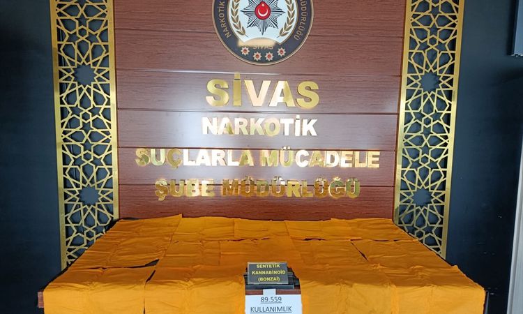 An arrest warrant was issued for 2 of the 3 suspects caught in a drug raid in Sivas - News