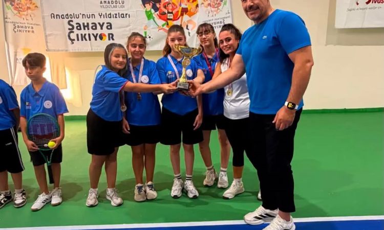 Kritik Açıklama: Sivas Tenis Takımları Mersin Yarı Finalinde - Son Dakika Haberleri ve Merak Edilenler