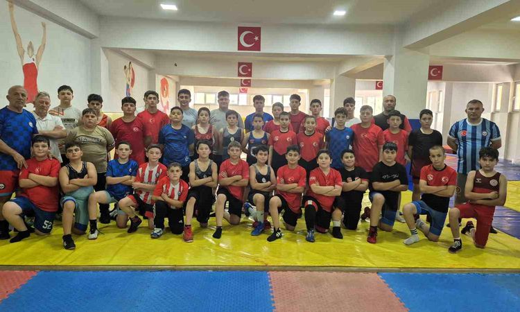 Sivas wrestlers prepare for championship