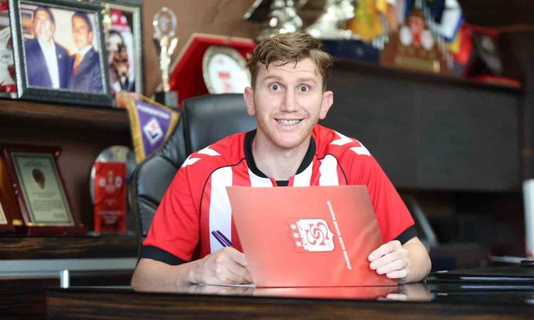 Ayrıntılar Netleşti: Sivasspor'da Burak Kapacak'ın Lisansı Çıktı - Son Dakika Haberleri | İşte Tüm Ayrıntılar
