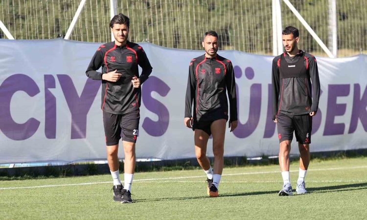 Gündemden Son Bilgiler: Sivasspor günü tek idmanla tamamladı - Haberleri
