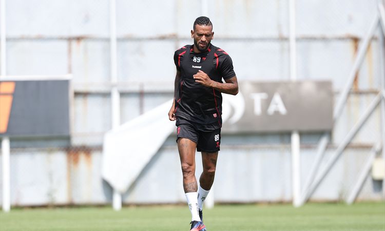 Ayrıntılar Netleşti: Sivasspor, Kayseri Maçı Hazırlıklarını Tamamladı - Haberleri: Gelişmeler Takip Ediliyor