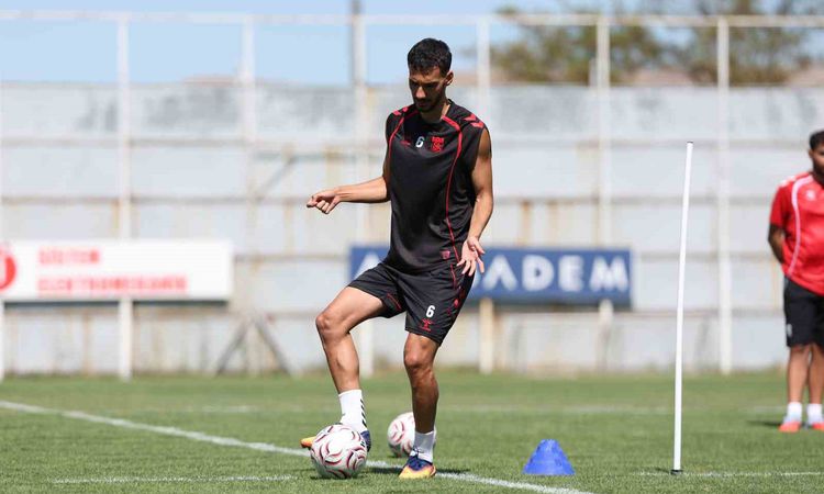 Ayrıntılar Netleşti: Sivasspor, Kayserispor Maçı Hazırlıklarını Sürdürüyor - Haberleri ve Merak Edilenler