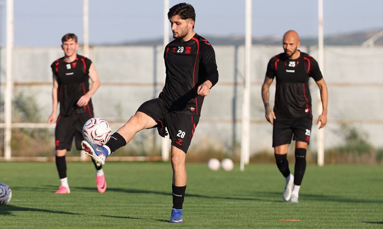 Sivasspor, Manisa FK Maçı Hazırlıklarına Devam Ediyor ve Merak Edilenler